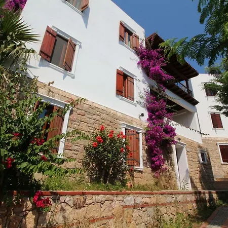 Apartamento Guemuesluek Tramonto Evleri