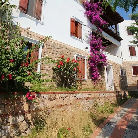 Apartamento Guemuesluek Tramonto Evleri